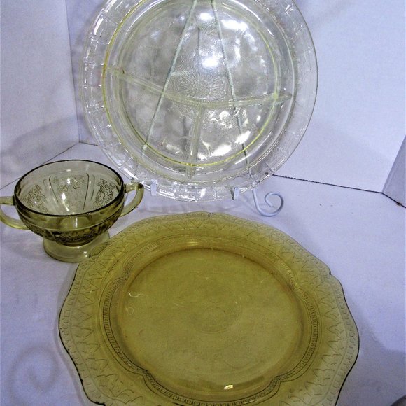 FEDERAL DEPRESSION GLASS 1 DIVIDED PLATE, 1 PLATE,  1 BOUILLON SOUP BOWL ANTIQUE - Picture 7 of 9